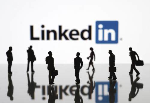 分析了3592个拿到FLAG offer的Linkedin账户,我们总结了这14点必胜法宝。 分析了3592个拿到FLAG offer的Linkedin账户,我们总结了这14点必胜法宝。