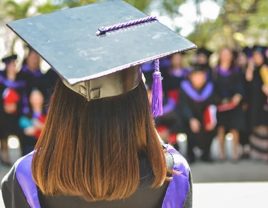 什么工作很难被AI取代？